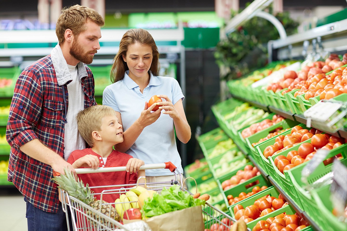 Raben for FMCG food Famiglia al supermercato